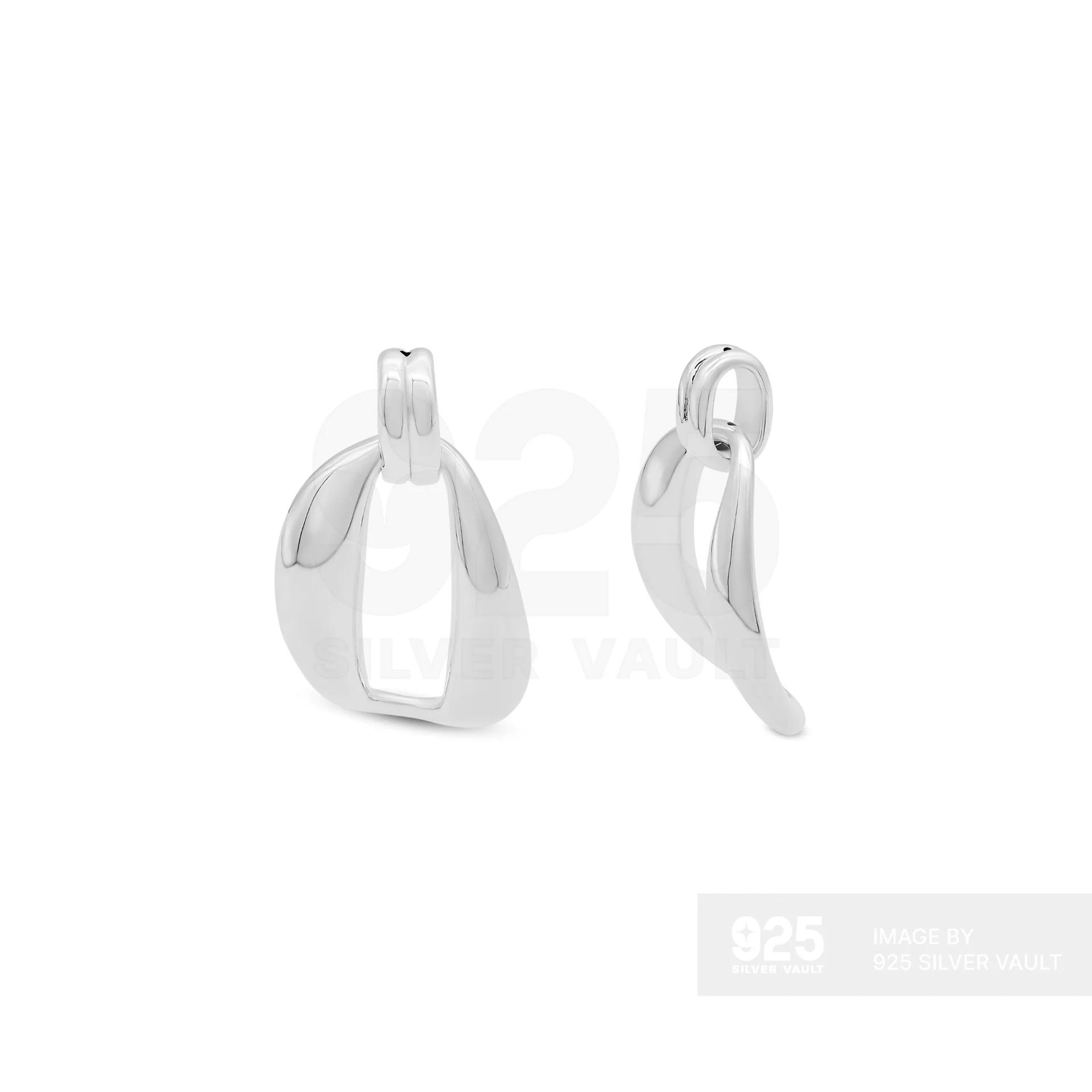 Curved Open Oval Pendant